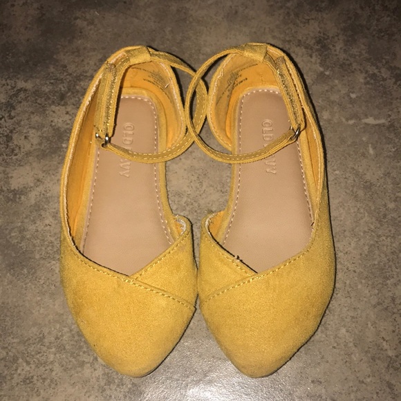 old navy yellow flats